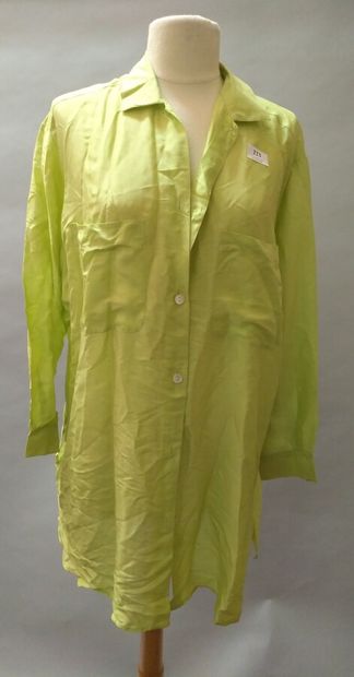 null CACHAREL : chemise longue en soie de couleur vert citron.