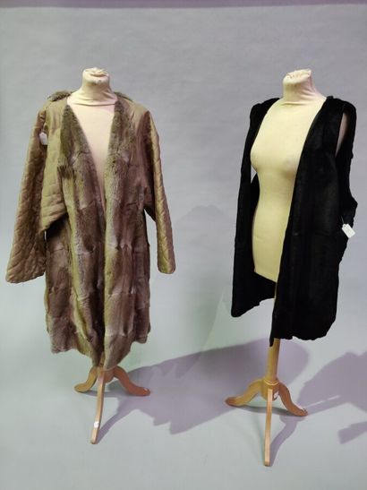  *Lot including unlined boas in Fox, all colors, one unlined jacket in Cross Fox,...
