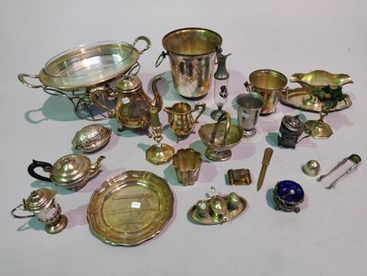 null 
Metal set: dish and stove, plate, pair of torches, champagne bucket, handle...