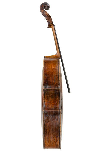 null 
Très intéressant violoncelle de L'école de Venise fait vers 1730 dans l'entourage...