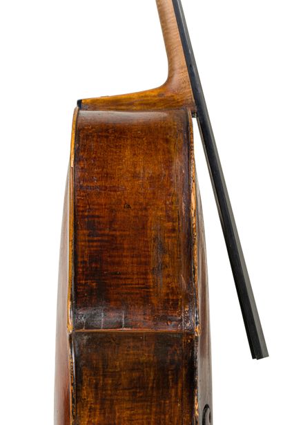 null 
Very interesting cello of the Venetian school made around 1730 in the entourage...