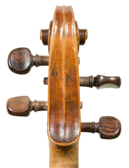 null 
 3/4 size viola work of Mirecourt around 1920/1930. 379 mm on the bottom.



Click...