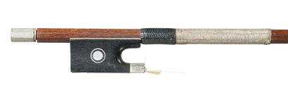 null 
Ordinary violin bow made of bee wood, ebony and nickel silver frog. Apocryphal...