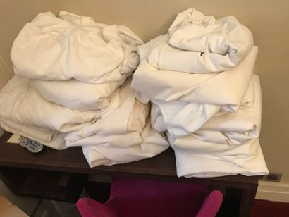 Set of mattress pads.