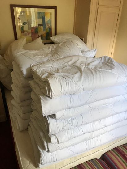Batch of about 60 duvets.
