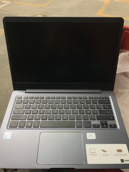 null *Un ordinateur portable ASUS 13'', notebook modèle L40G8