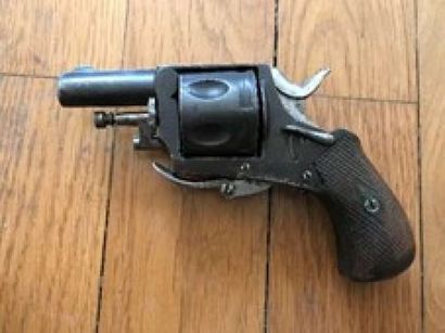 Revolver type BRITISH BULLDOG. Cal. 320.