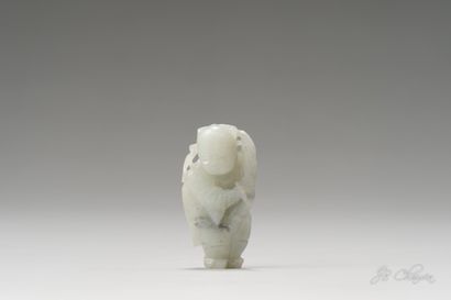 null CHINE : Pendentif en jade 

XXème siècle

(accident et manque)

H.: 6 cm