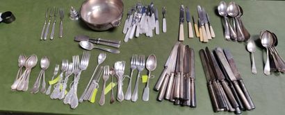 null Set of metal cutlery, various models.