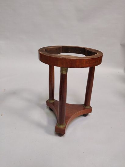 null Small tripod pedestal table, Empire style.

(Missing marble)

H : 63 cm, D :...