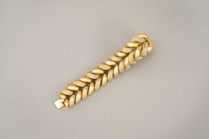 null 94. Bracelet in yellow gold 750/1000th (18 carats) with herringbone

herringbone...