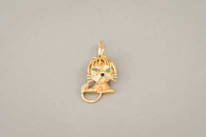 null 130. Attributed to VAN CLEEF & ARPELS:

Yellow gold 750/1000 enameled lion pendant.

Signed....