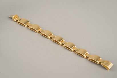 null 97. Elégant bracelet vintage en or jaune 750/1000e (18

carats) signé HERMES...