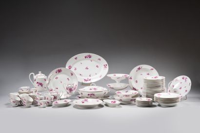 null 
ROUARD, Paris and Limoges :




Porcelain dinner service with decalcomania...