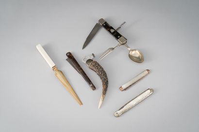 null Tortoiseshell and steel razor.

Cutler's mark "à Paris".

18th century.

L :...