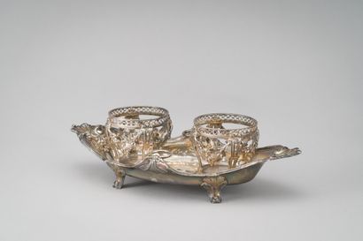 null Silver oil and vinegar holder (950/1000th), model with contoured edges decorated...