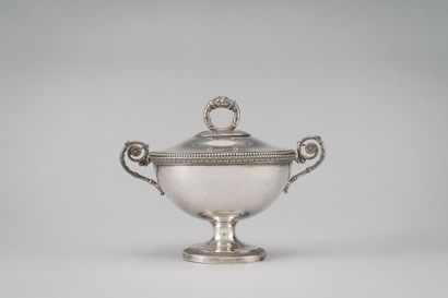 null Wedding cup and its cover in silver (950/1000th) with friezes of palmettes and...