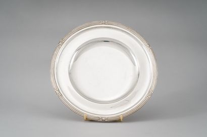 Silver cake stand (950/1000th), the edge...