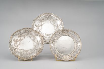 Silver set, including : 
- A pair of compotiers...