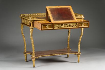 null 93. Rare desk table in the middle forming a dressing table, with inlaid decoration...