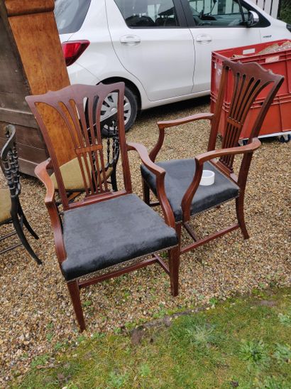 null 
Pair of mahogany armchairs with openwork back. English style.
