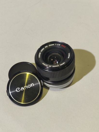 null Appareil photographique. Ensemble de cinq objectifs Canon : objectif Canon 1.2/50...