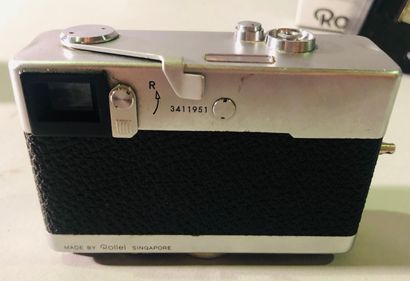 null Appareil photographique. Ensemble de deux appareils Rollei et accessoires. Boitier...