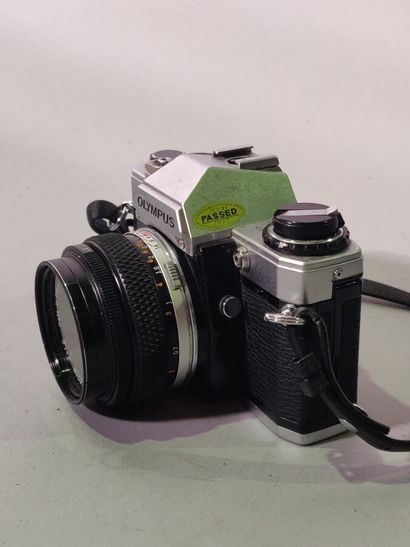 null Appareil photographique. Ensemble de cinq appareils Olympus. Boitier Olympus...