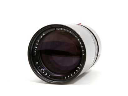 null Appareil photographique. Dans étui, objectif Leica Leitz Canada Telyt-R 4/250...