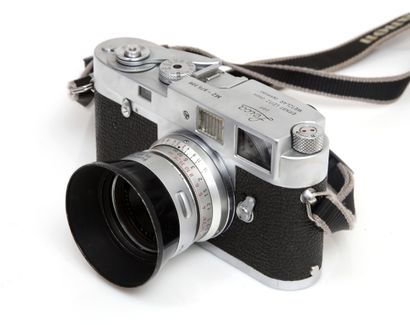  Appareil photographique. Boitier Leitz Leica M2 n° 975 306 (1959) avec objectif...