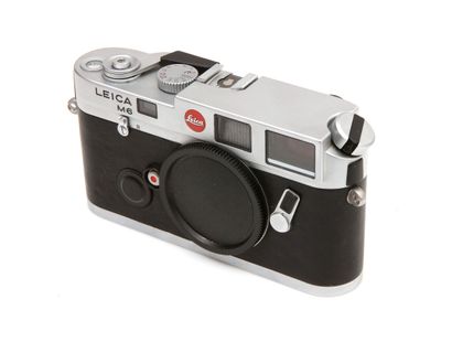 null Appareil photographique. Boitier Leitz Leica M6 chromé n°1931410 (1992) sans...