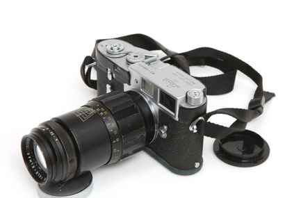 null Appareil photographique. Boitier Leitz Leica M2 n° 1 005 672 (1960) avec objectif...