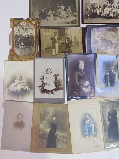 null Photographs, cartes de visites and laminated silver and albumin prints. Circa...