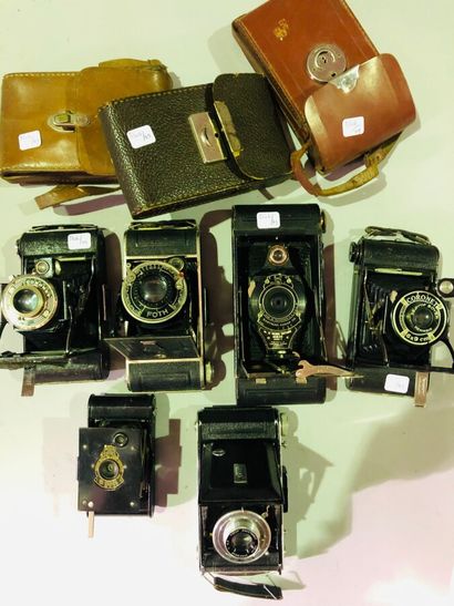 Camera. Set of six Kodak, Foth and Coronet...