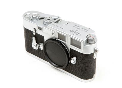 null Appareil photographique. Boitier Leitz Leica M3 n° 865 856 (1957) sans objectif....