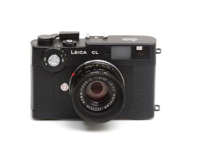 null Appareil photographique. Boitier Leitz Leica CL avec objectif Leitz Wetzlar...