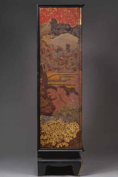  25. LE QUOC LOC (1918-1987) 
 Rare cabinet in polychrome lacquered wood and gold...