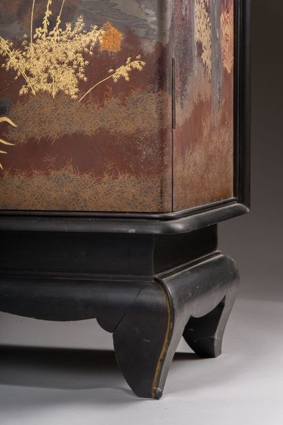 null 25. LE QUOC LOC (1918-1987)

 Rare cabinet in polychrome lacquered wood and...