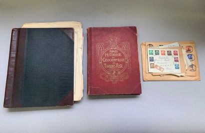 null 15. Lot of two albums and a stamp pocket

France + Saarland + world + semi-modern...