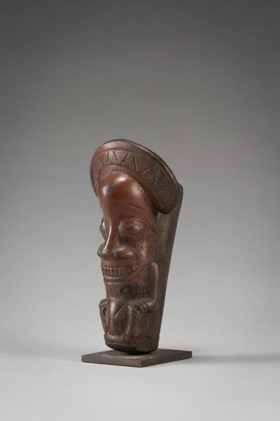 48. Pipe bowl modeled of a crowned dignitary.

Brown...
