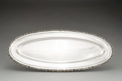 Large oval-shaped fish dish in silver (800/1000th),...