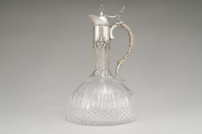 null Important cut crystal decanter with diamond point motifs, the silver-plated...