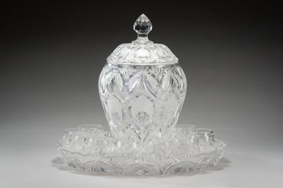 null 
Cut crystal punch set including a large bowl and its cover accompanied by its...
