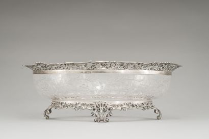 Cup forming center of table in silver (925/1000e)...