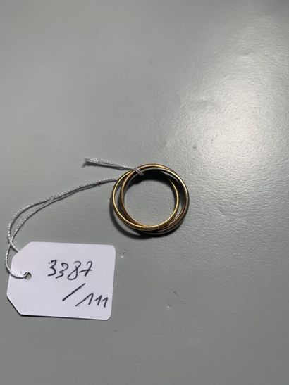 null 44. Three-ring wedding band, three golds 750/1000.

TDD : 50

Weight : 3.4 ...