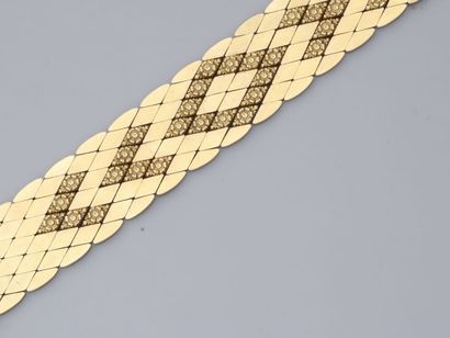 36. Articulated bracelet in yellow gold 750/1000...