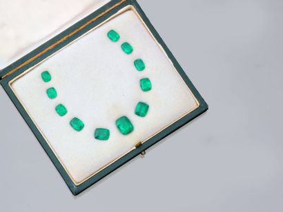 Exceptional line of eleven cut emeralds

cut...