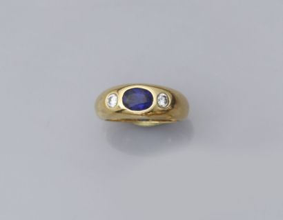 39. Ring in 18K (750) gold, set with a synthetic...