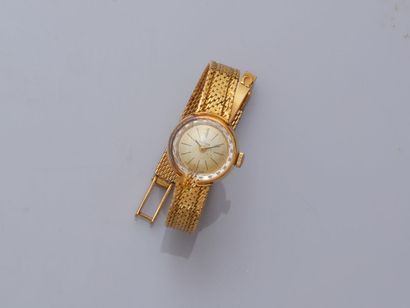 null 3. OMEGA

Ladies' wristwatch in yellow gold 750/1000.

Signed.

Gross weight...