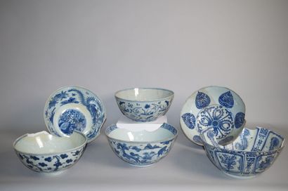 null CHINA

Twelve large blue-white porcelain bowls with a central medallion decorated...